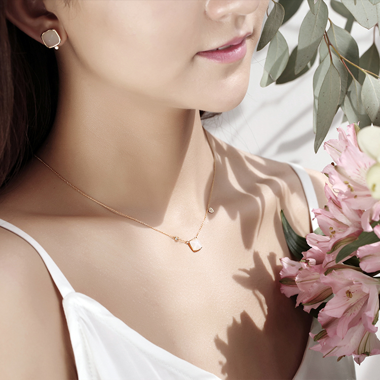 Fortune Hotan Jade Necklace 3 Hotan Jade Tower Necklace